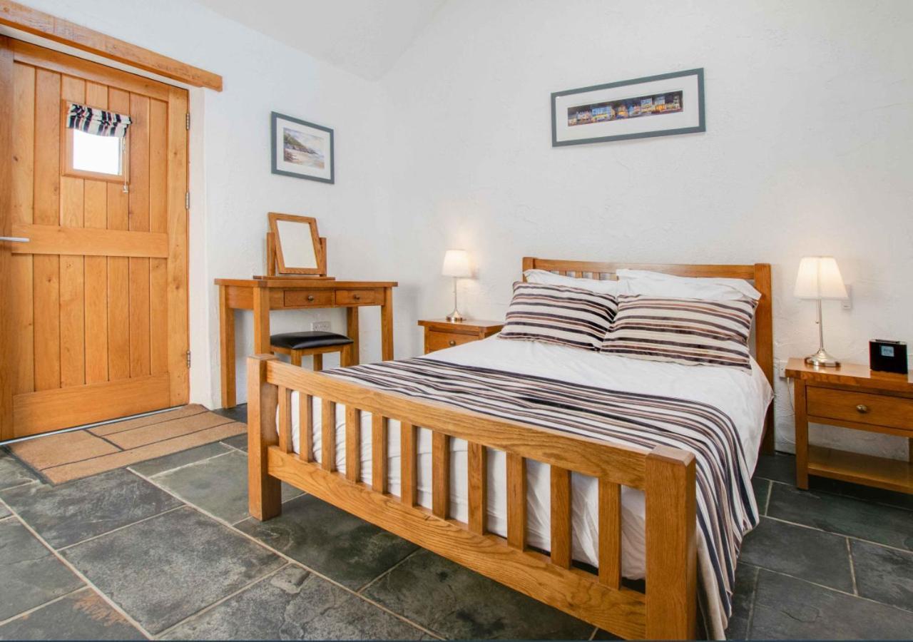 Slade Barn Villa Oxwich Esterno foto